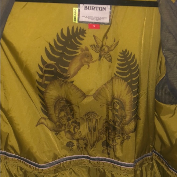 Snowboarding jacket !!! Like New - Picture 2 of 3